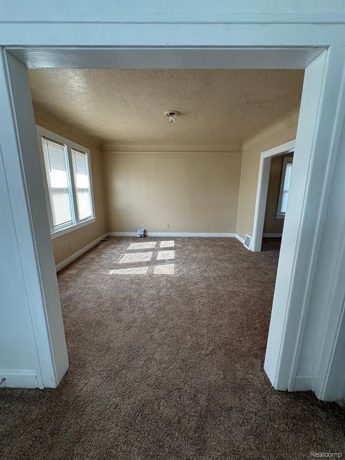 9982 Littlefield St, Detroit, MI, 48227-3429 | Card Image
