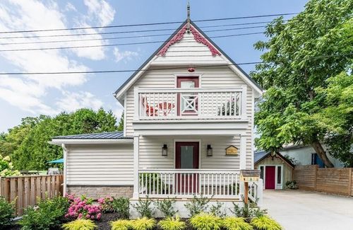 {{alt}} | Card Image