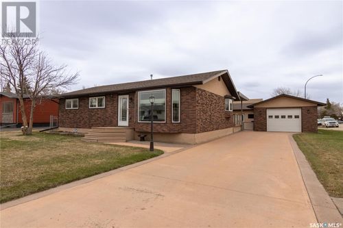 603 Donald St, Esterhazy, SK, S0A0X0 | Card Image