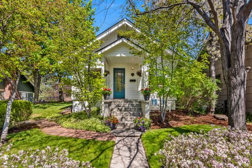 295 Nw Jefferson Pl, Bend, OR, 97703-2628 | Card Image