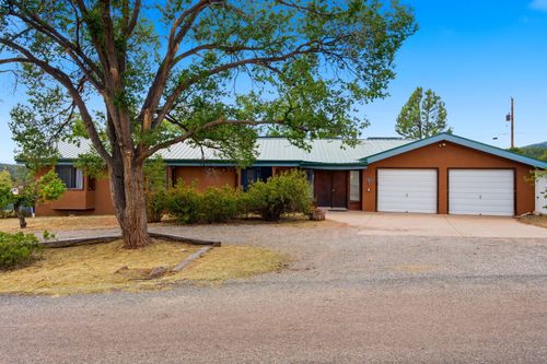 29 Corte De Canoncito, Cedar Crest, NM, 87008-9420 | Card Image