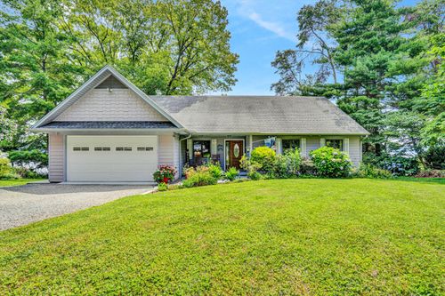 104 Twin Coves Dr, Moneta, VA, 24121-5857 | Card Image