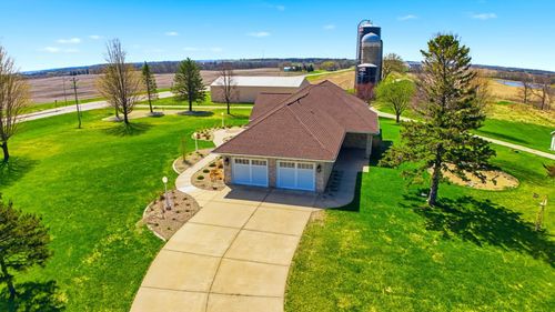 2068 Millersburg Blvd W, Dundas, MN, 55019-4024 | Card Image