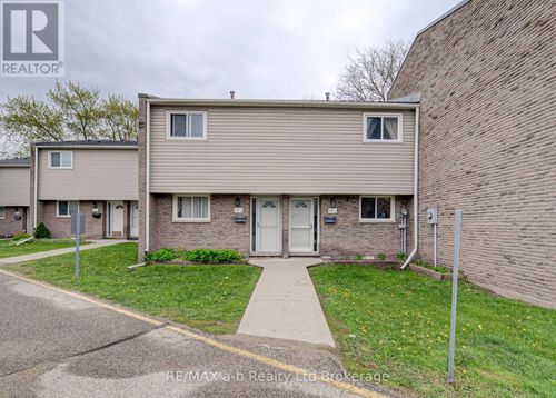 18-224F Harvard Pl, Waterloo, ON, N2J4G2 | Card Image