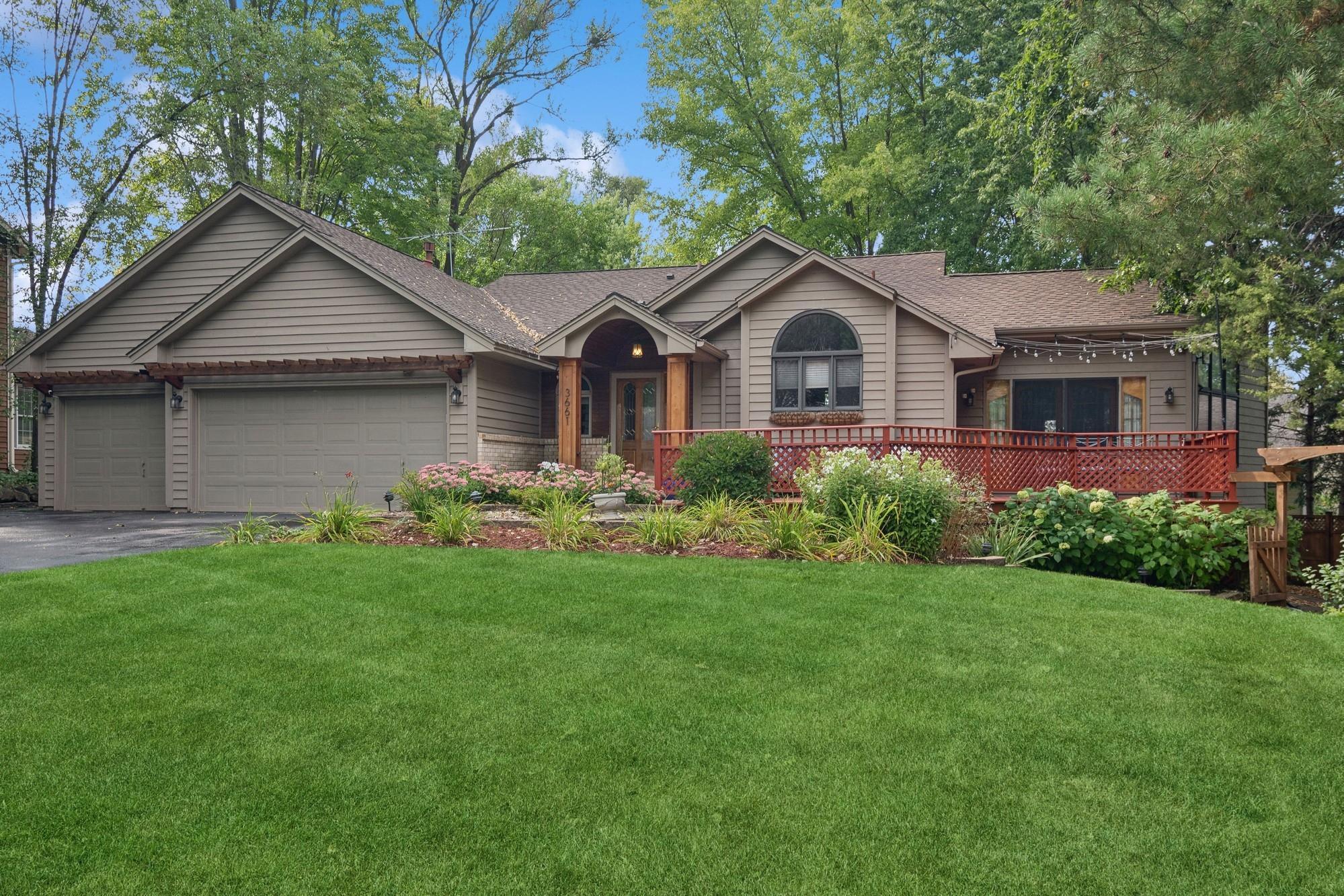 Ashbury Rd, Saint Paul, MN 55122