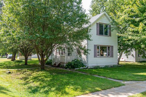 40 3rd Ave N, Kindred, ND, 58051-4019 | Card Image