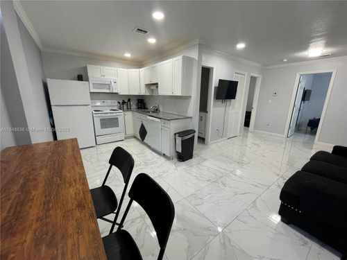 3-2240 Simms St, Hollywood, FL, 33020 | Card Image