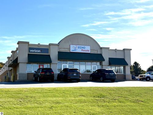 101s-102-103-1505 Benzie Highway, Benzonia, MI, 49616 | Card Image