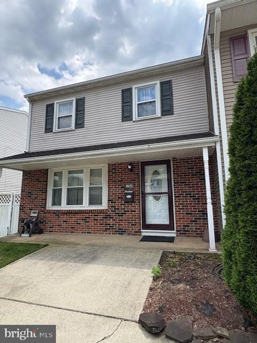 2524 Girard Ave, READING, PA, 19609-1812 | Card Image