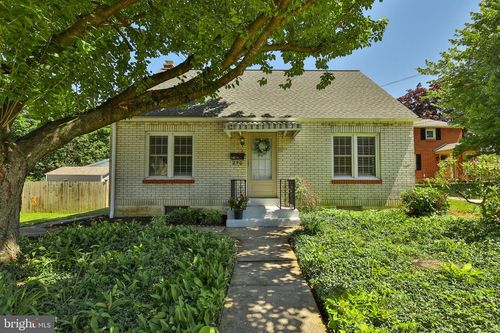 250 Adrain Street, EMMAUS, PA, 18049 | Card Image