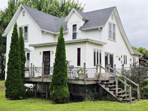 57648 280th St, Brownsdale, MN, 55918-8011 | Card Image