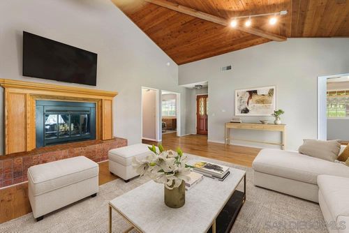 29873 Circle R Creek Ln, Escondido, CA, 92026 | Card Image