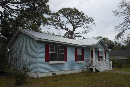 107 15th St, Apalachicola, FL, 32320-1623 | Card Image