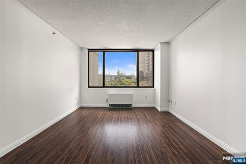 45 River Dr, Jersey City, NJ, 07310-1741 | Card Image