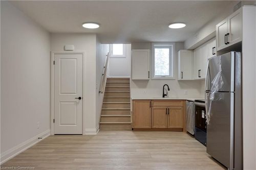 103-800 Myers Rd, Cambridge, ON, N1R5S2 | Card Image