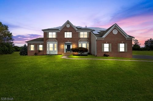 12 Wyckoff Pl, Franklin Park, NJ, 08823-1816 | Card Image