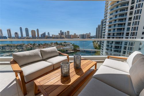 1402-7000 Island Blvd, Aventura, FL, 33160-2471 | Card Image