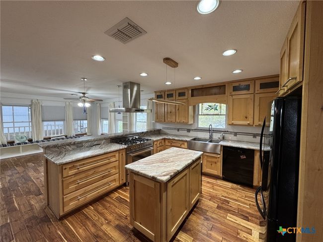 317 E Bayshore Dr, House other with 2 bedrooms, 2 bathrooms and null parking in Palacios TX | Image 30