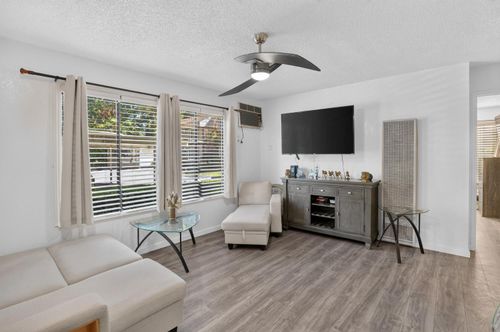 87-6724 Plymouth Rd, Stockton, CA, 95207-2348 | Card Image