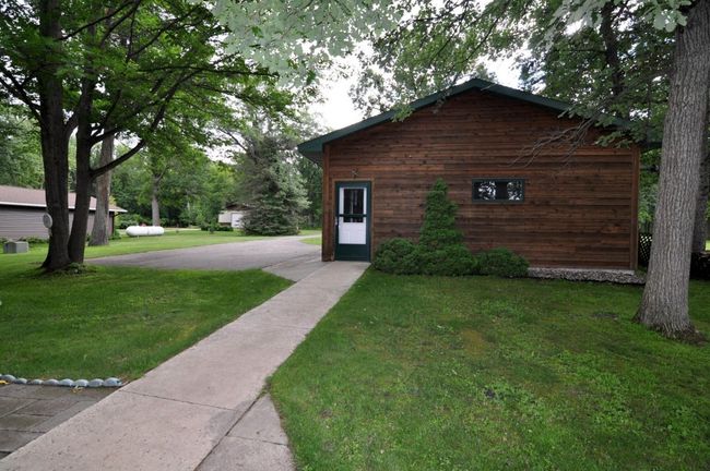 Sidewalk from house to garage | Image 61