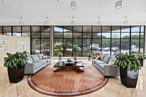 apt-409s-250 Hammond Pond Pkwy, Chestnut Hill, MA, 02467-1518 | Card Image