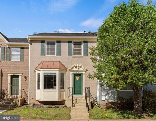 6760 Jenny Leigh Ct, CENTREVILLE, VA, 20121-2562 | Card Image