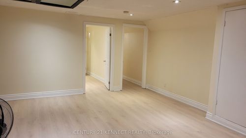 lower-181 Augusta Avenue, Toronto, ON, M5T2L4 | Card Image