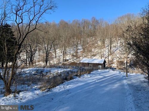 1840 Sunnyside Hollow Rd, Port Matilda, PA, 16870-8878 | Card Image