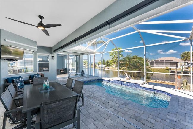 15674 Applewhite Cir, House other with 3 bedrooms, 3 bathrooms and null parking in Port Charlotte FL | Image 7