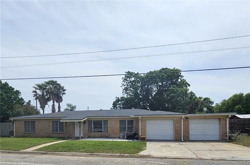 30 Locke St, Woodsboro, TX, 78393-3720 | Card Image