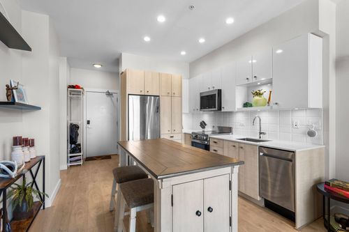 518-10838 Whalley Blvd, Surrey, BC, V3R0G8 | Card Image