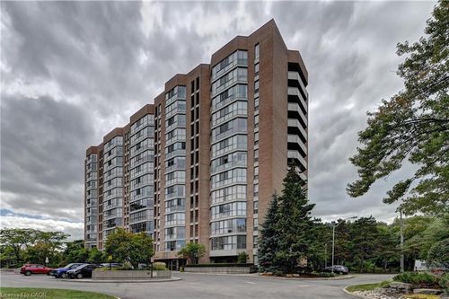 210-265 Westcourt Pl, Waterloo, ON, N2L6E4 | Card Image