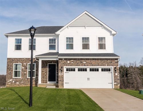 3367 Ponderosa Trl, Uniontown, OH, 44685-8177 | Card Image