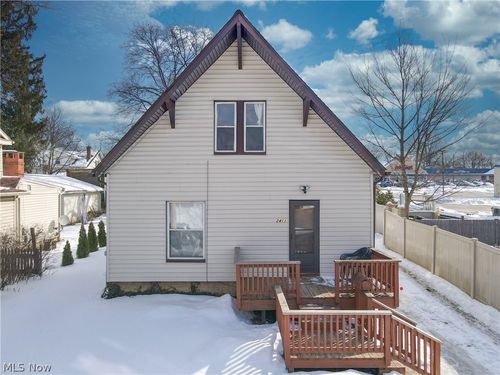 2411 8th St, Cuyahoga Falls, OH, 44221-2409 | Card Image