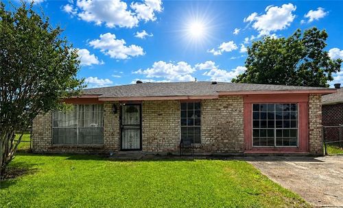 7841 Gwen St, Westwego, LA, 70094-4058 | Card Image