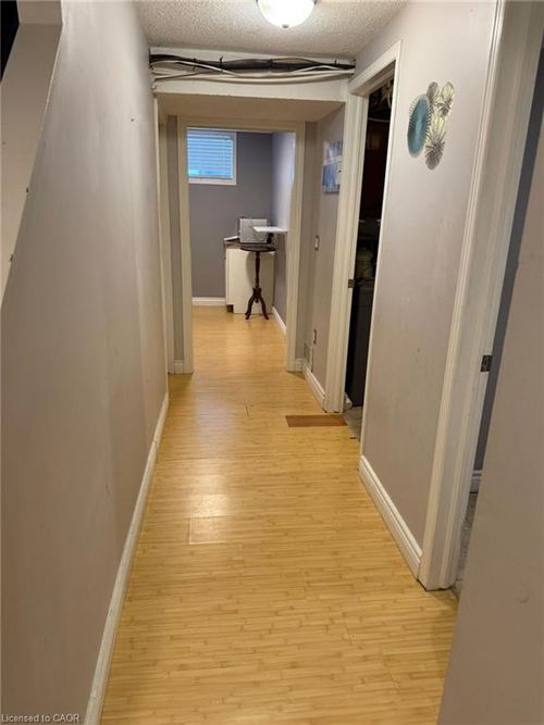 lower-49 Starview Cres, Guelph, ON, N1E6Z8 | Card Image