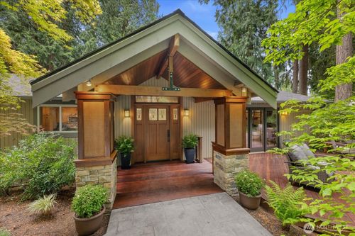 1555 Wildwood Boulevard Sw, Issaquah, WA, 98027 | Card Image
