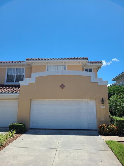277 Valencia Cir, ST PETERSBURG, FL, 33716-1255 | Card Image