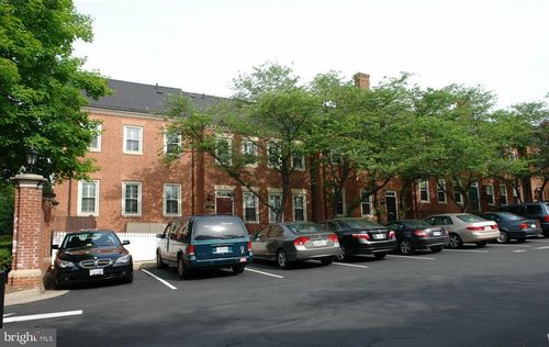 4153 Chain Bridge Rd, Fairfax, VA, 22030-4102 | Card Image