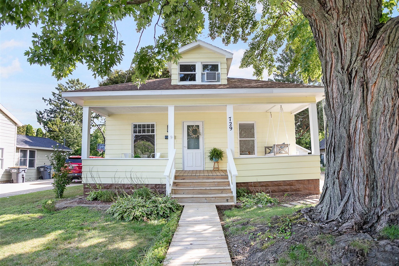 Phillips St, South Haven, MI 49090