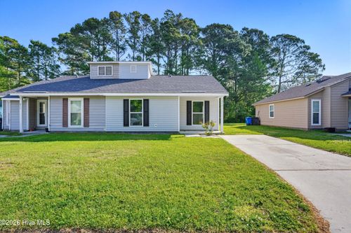 213 Village Dr, Jacksonville, NC, 28546-7241 | Card Image