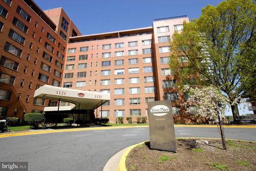 807-1121 Arlington Blvd, ARLINGTON, VA, 22209-3212 | Card Image