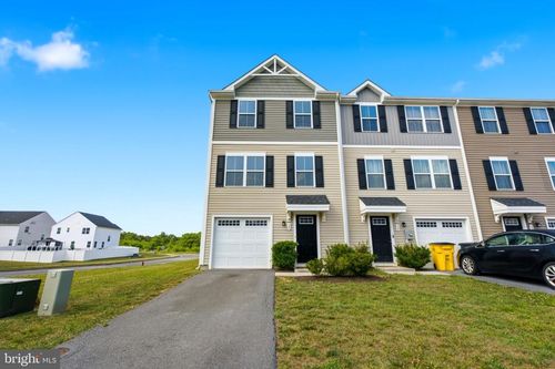 15 Snickers Ct, MARTINSBURG, WV, 25403-1689 | Card Image