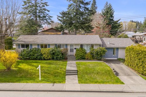 533 Salish St, Comox, BC, V9M3K5 | Card Image