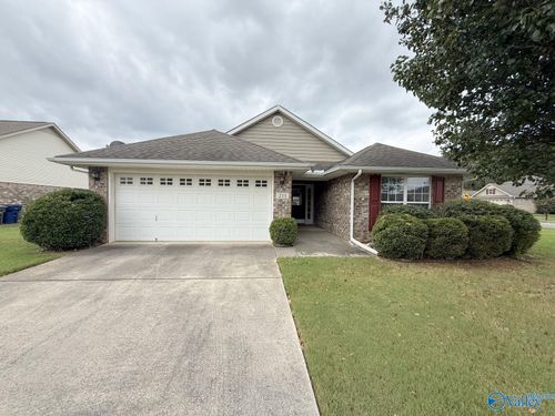 211 High Green Dr, Madison, AL, 35757-7573 | Card Image