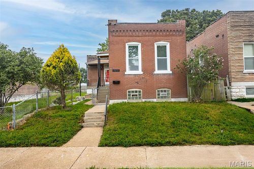 7615 Vermont Ave, Saint Louis, MO, 63111-3248 | Card Image