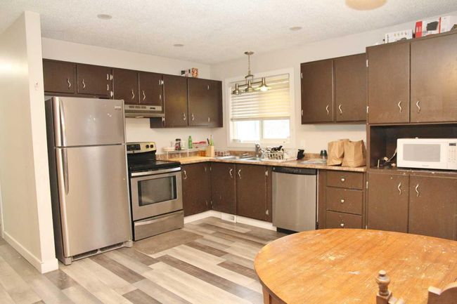 104 4 Th St E, House other with 4 bedrooms, 2 bathrooms and 2 parking in Lashburn SK | Image 4