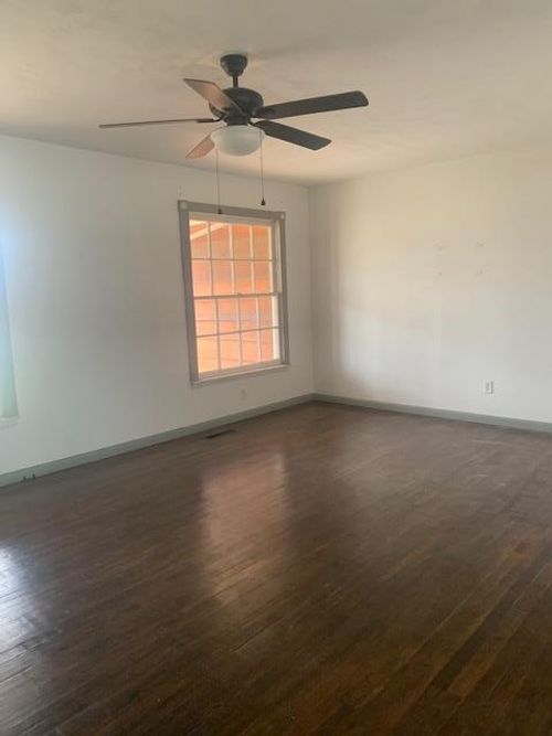 503 S Carnegie St, Carnegie, OK, 73015-2005 | Card Image