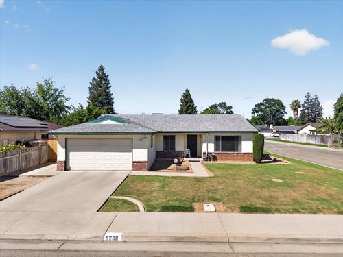 5286 W Richert Ave, Fresno, CA, 93722-9152 | Card Image