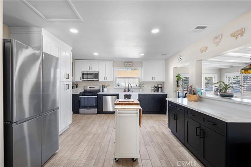 25157 Atwood Blvd, Newhall, CA, 91321-2401 | Card Image